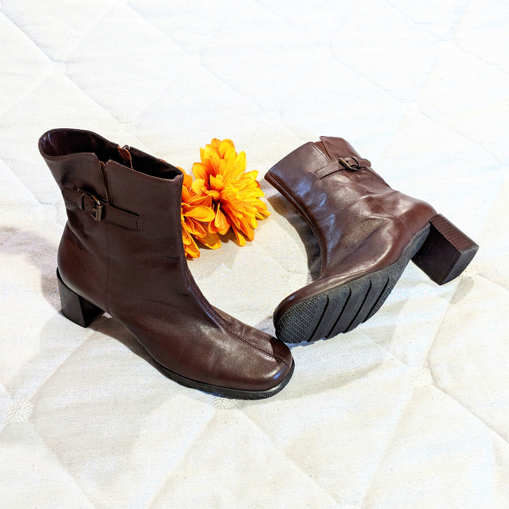 LONDON FOG Brown Leather Heeled Boots Sz 8.5